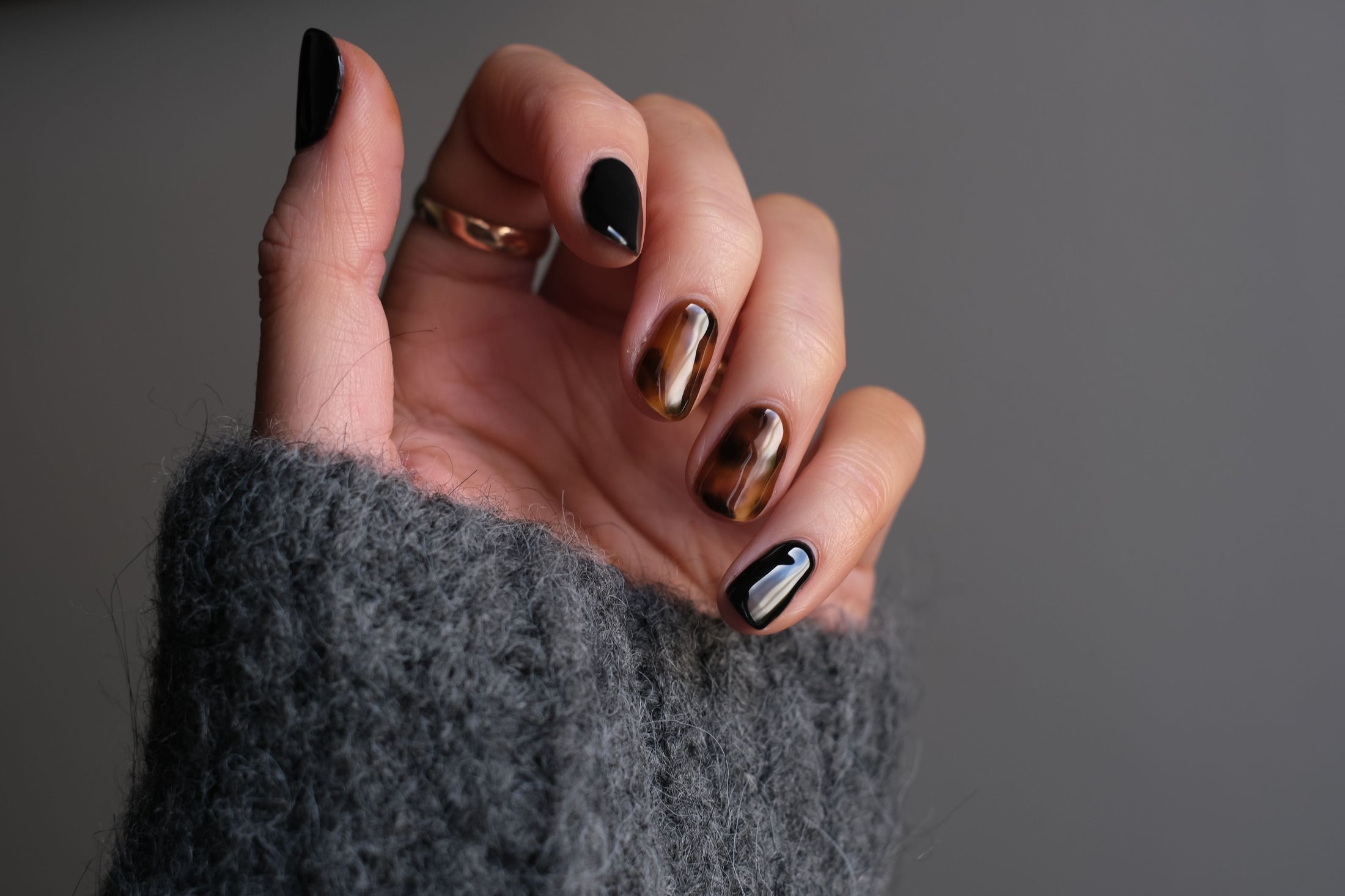 Black Lines On Nails: Causes and Fixes | Beauty and Cutie